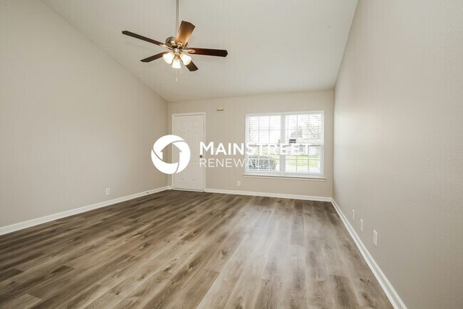 Foto del edificio - 3 Bedroom Pet-Friendly Home in La Vergne, TN with Main Street Renewal