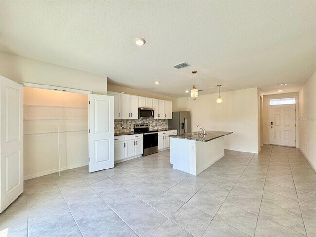 Building Photo - 5495 Hollingworth Trl
