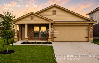 Building Photo - 5829 Huntington Dr