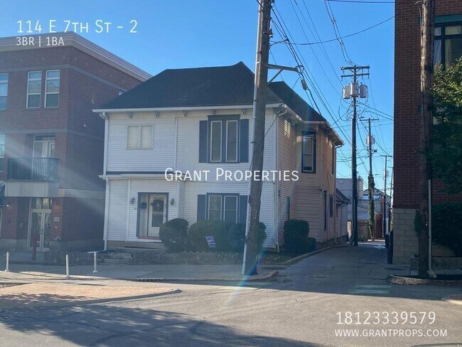 Foto del edificio - 114 E 7th St