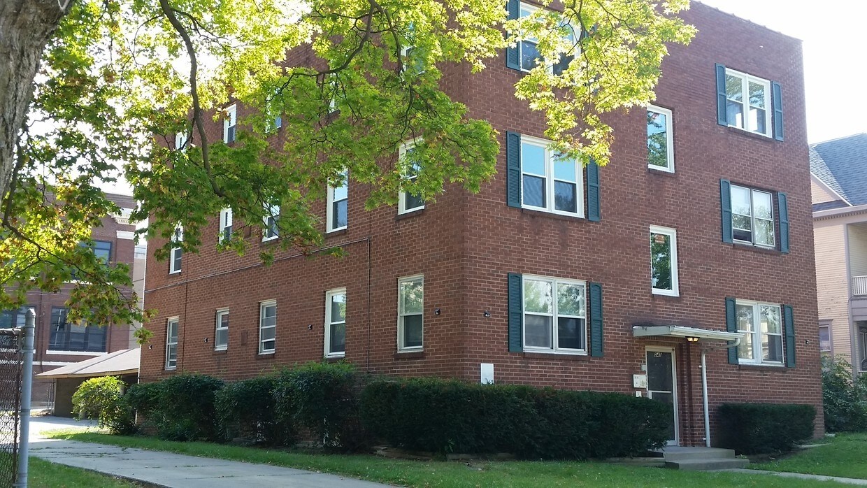 Foto principal - 545 W Main St