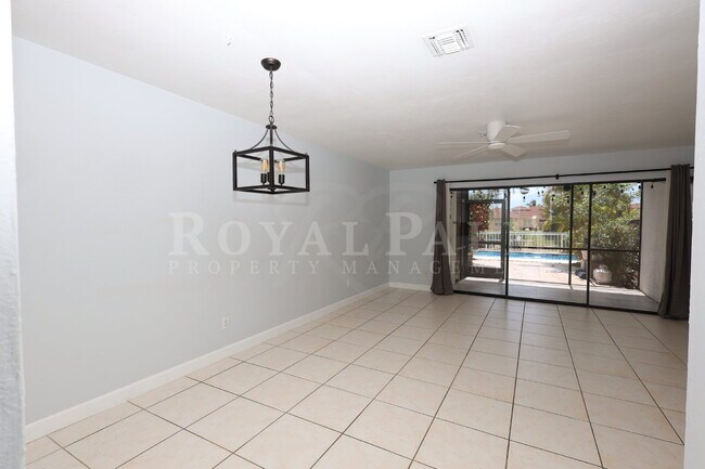 Building Photo - 2 Bed, 2.5 Bath Townhouse with Balcony, Pool & Prime Bonita Springs Location