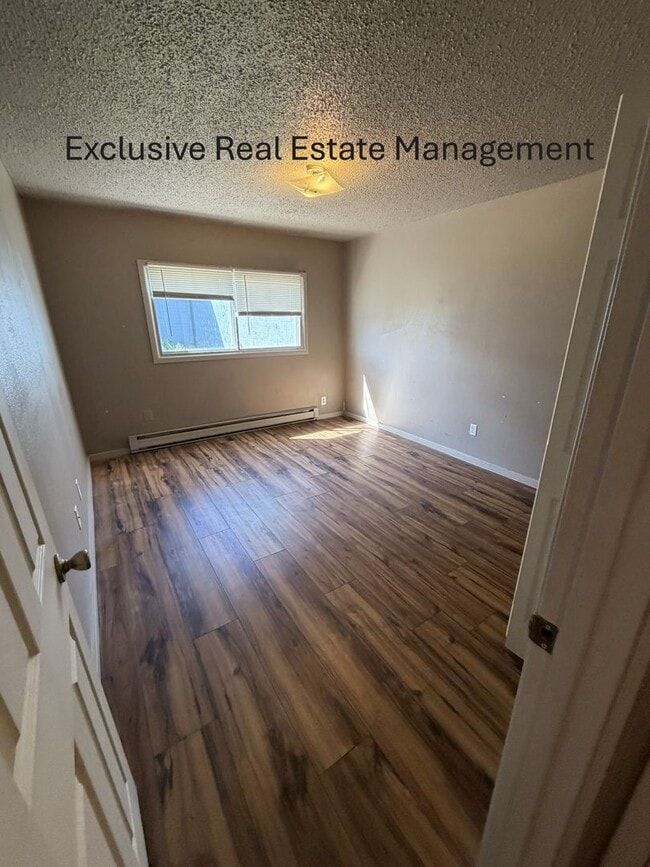 Building Photo - 608 Riverside Dr