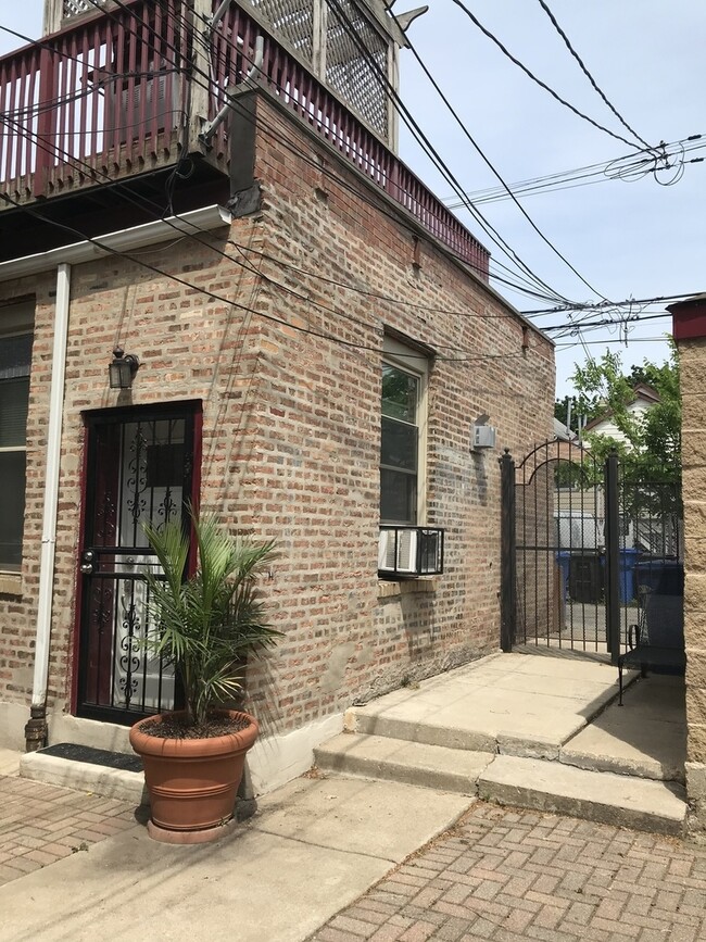 Building Photo - 815 S Bell Ave