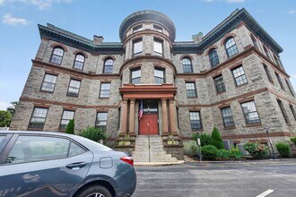 Building Photo - 2400 Baynard Blvd