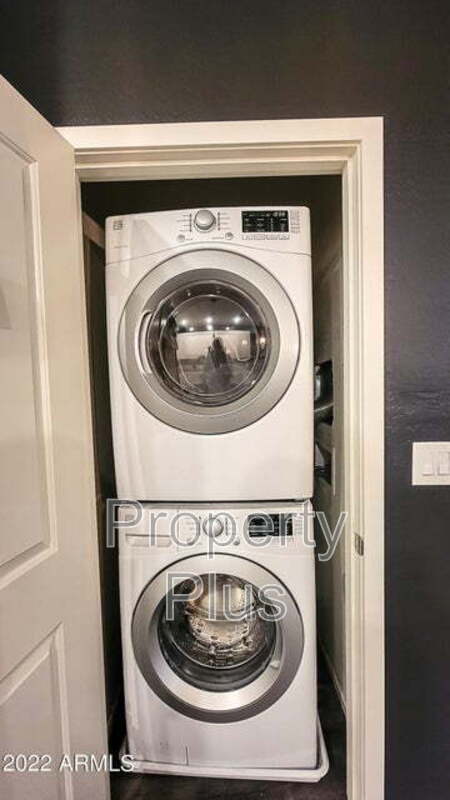 Foto del edificio - 2362 E Huntington Dr