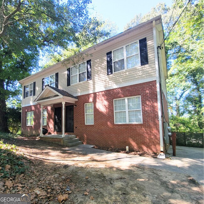 Foto del edificio - 2351 Perry Blvd NW