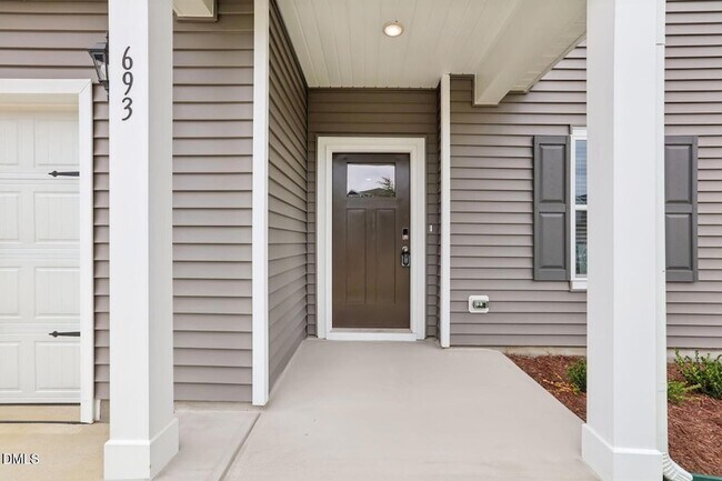 Foto del edificio - 693 White Birch Ln