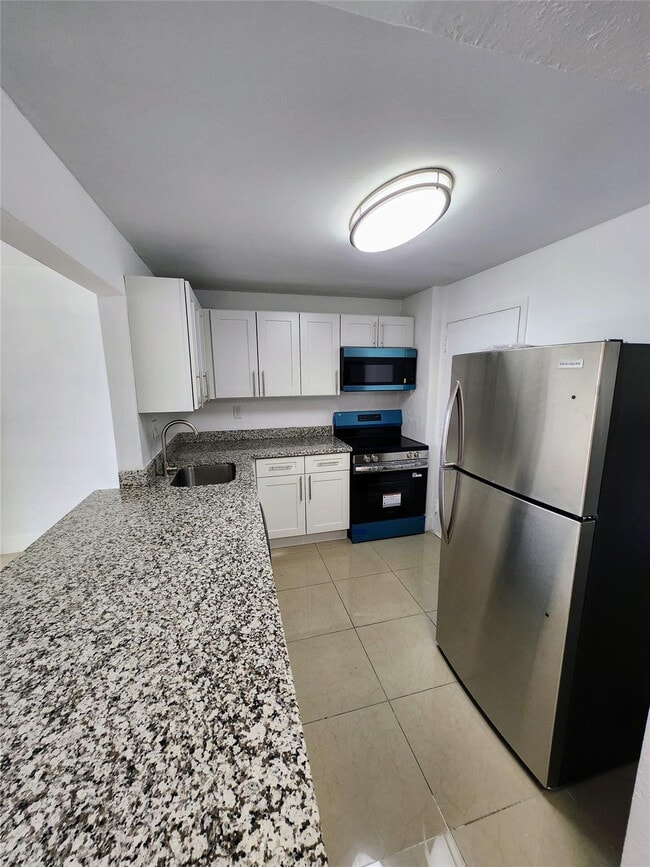 Foto del edificio - 9001 SW 77th Ave