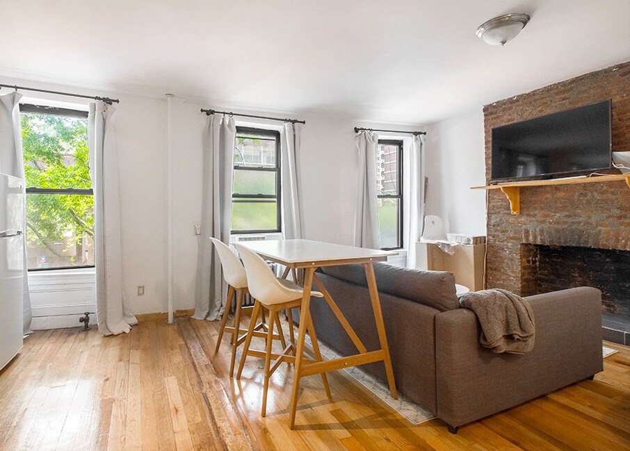 Primary Photo - 246 W 23rd St