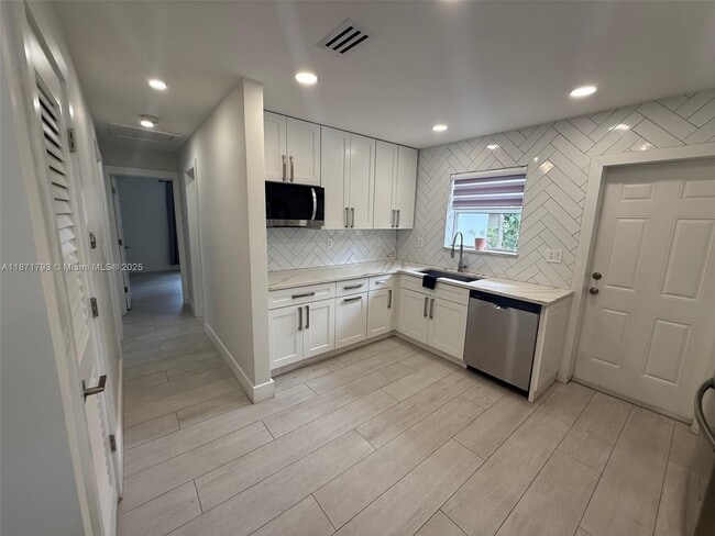 Building Photo - 1901 Montague St