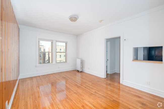 1BR, 1BA - 760SF - Dining Room - 6930-6942 S Crandon Ave