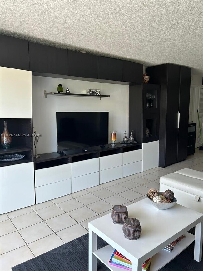 Foto del edificio - 100 Ocean Ln Dr