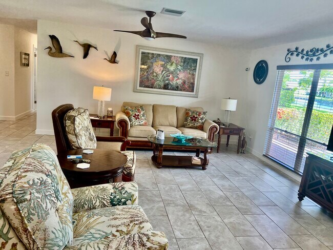 Building Photo - 4283 Island Cir