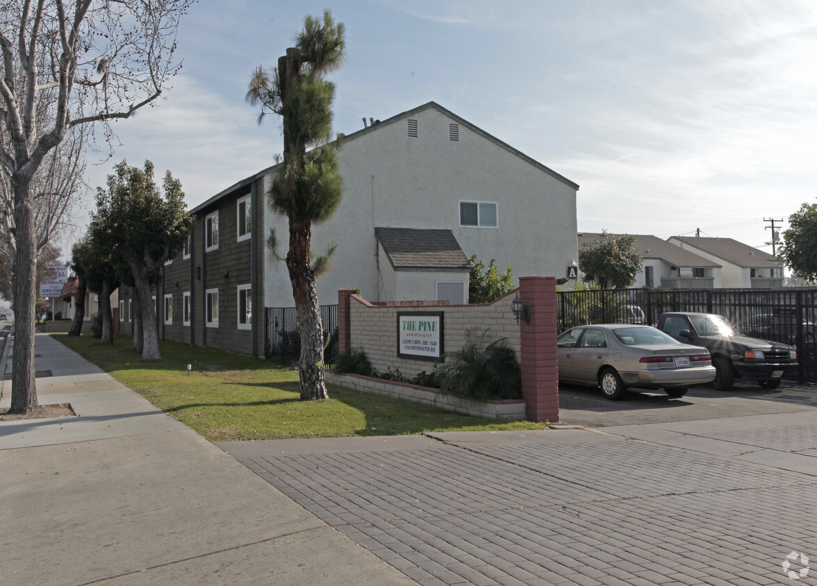 Foto del edificio - Westminster Park Apartments