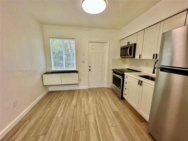 Foto del edificio - 60 NW 42nd St