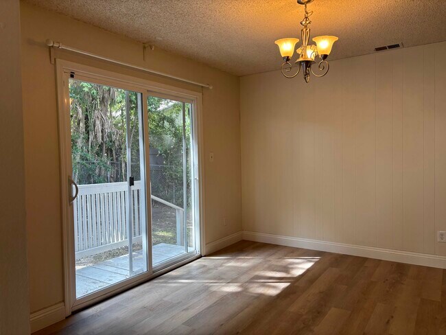 Foto del edificio - 6075 Peoria Dr