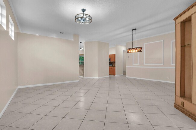 Foto del edificio - 1649 Ballantrae Blvd N