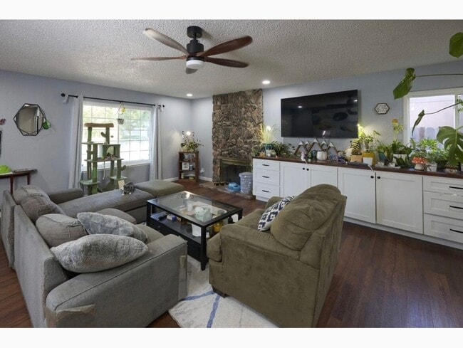 Foto del edificio - 6958 Black Duck Way