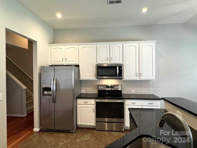 Building Photo - 9810 Oxford Woods Ct