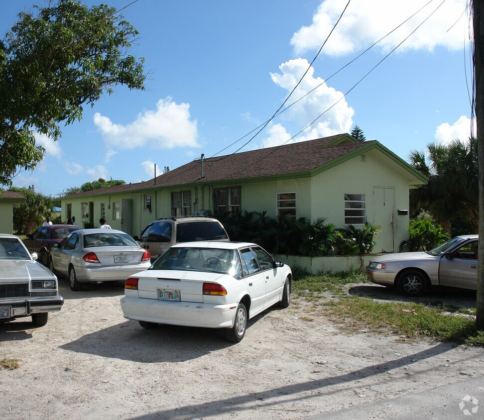Primary Photo - 500 NW 10th Ave