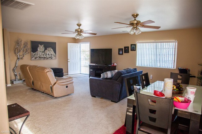 Building Photo - 18660 Siskiyou Rd