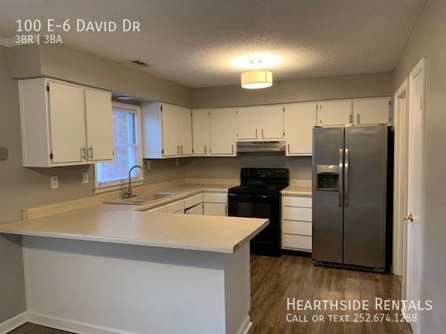 Building Photo - 3 Bed 2.5 Bath in Twin Oaks