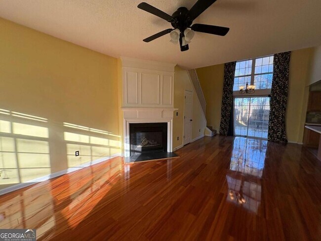 Foto del edificio - 1607 Heyford Cir NW