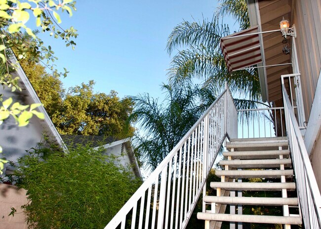 Private entrance, stairs up to unit - 5552 Old Salt Ln