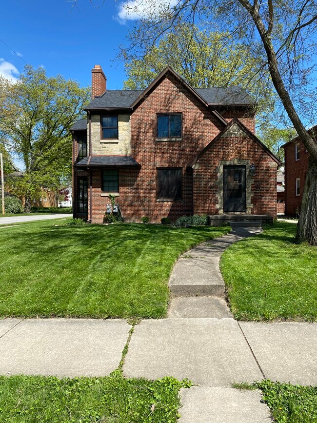 Foto del edificio - 3344 Goddard Rd