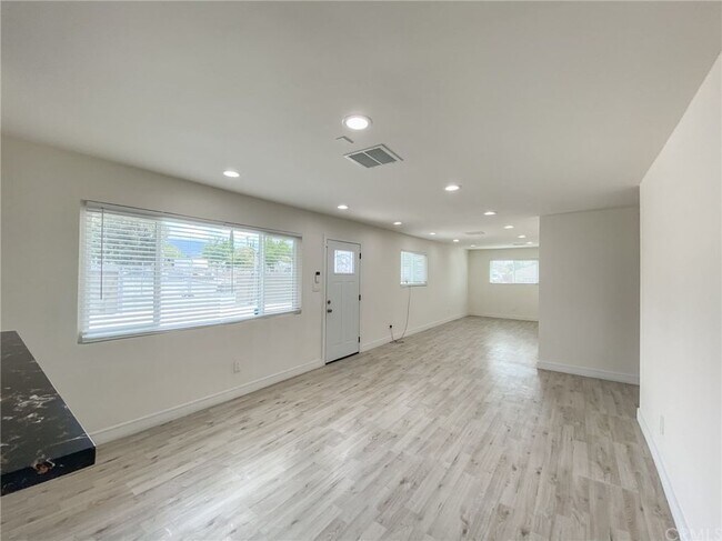 Foto del edificio - 1421 N Amador Ave