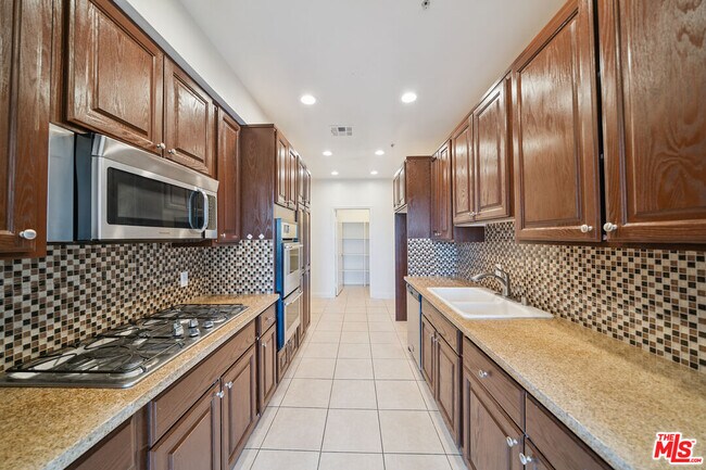 Foto del edificio - 1508 Greenfield Ave