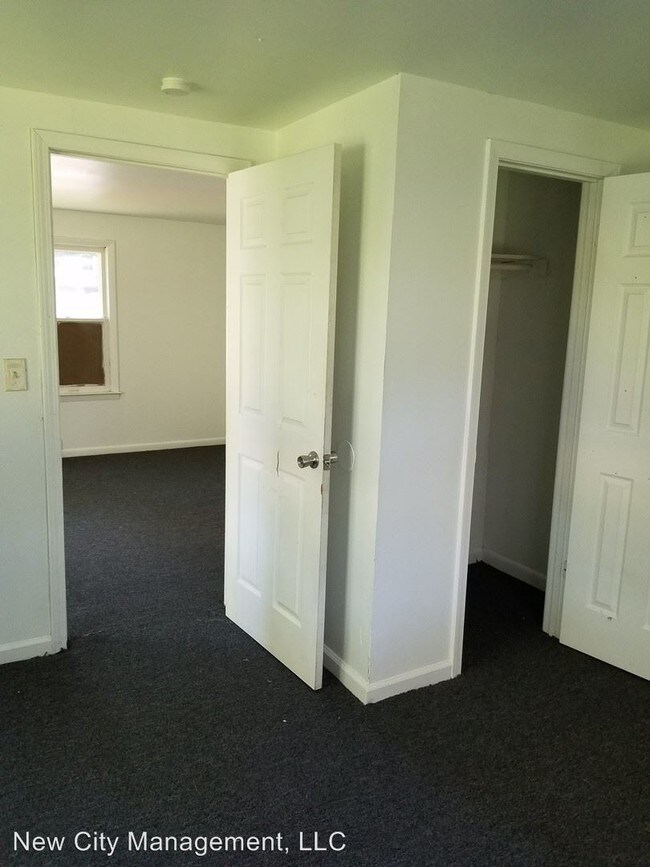 Building Photo - 2 br, 1 bath House - 1901 S Hawthorne Ave