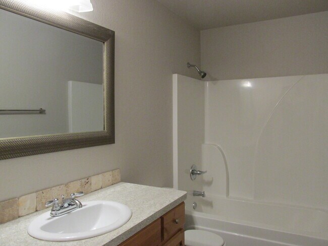 Foto del edificio - 3 Bedroom Home in Van Buren
