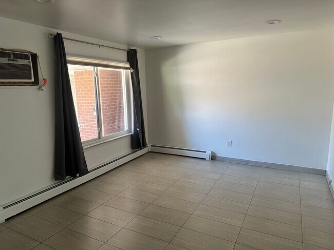 Foto del edificio - 137 Crocker Blvd