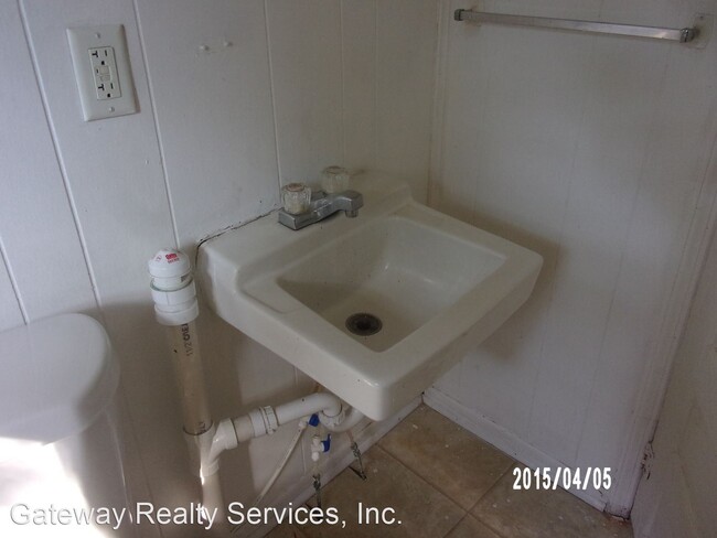 Building Photo - 3 br, 1 bath House - 917 Howe St