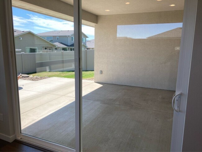 Foto del edificio - 3-Bed, 2 Bath Stunner in Kestrel Point