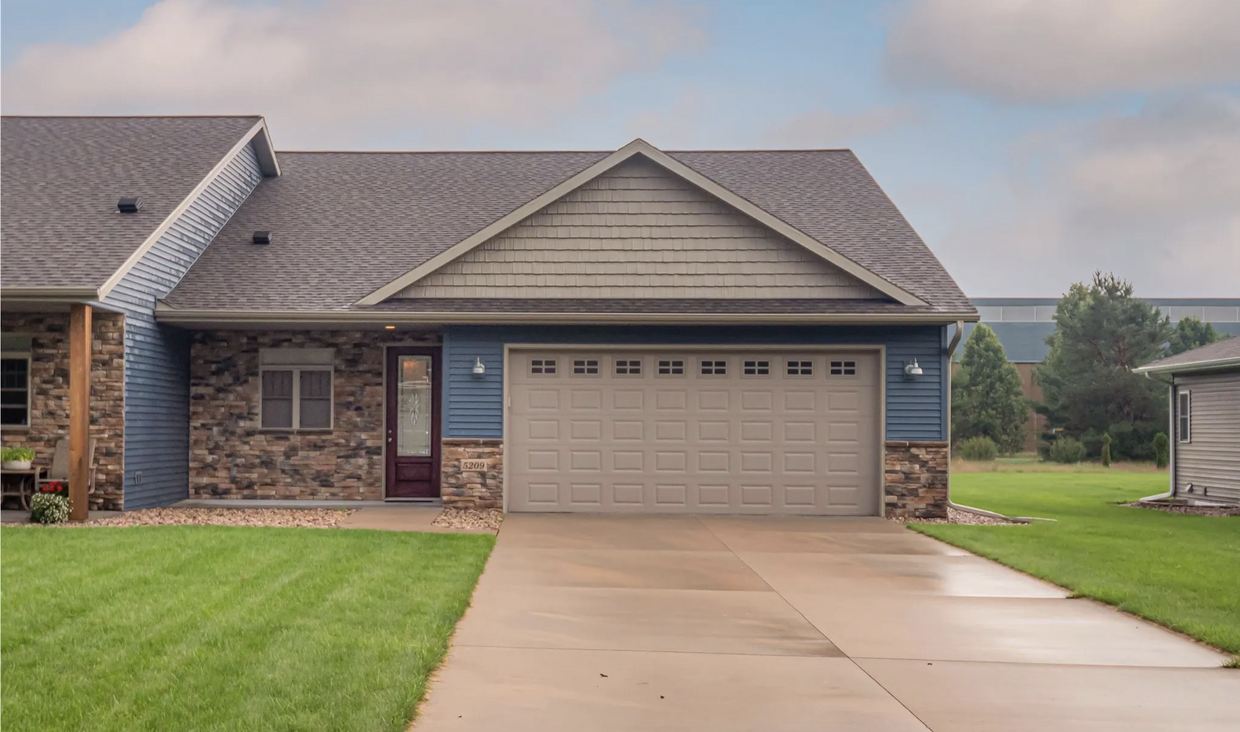 Foto principal - 5211 Carols Ln