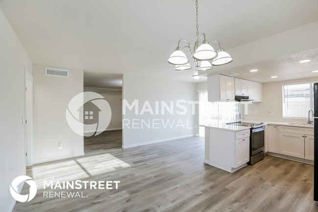 Building Photo - 3522 W Malapai Dr