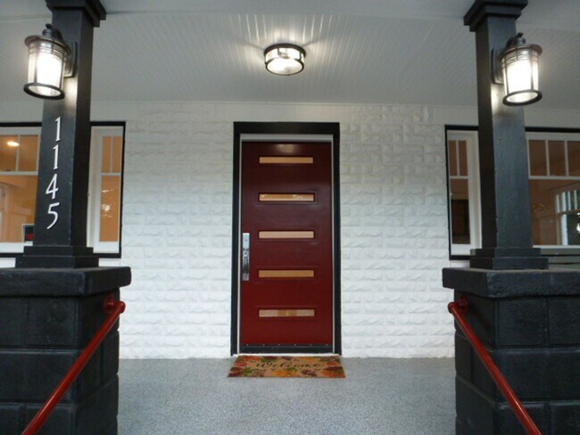 Foto del edificio - Historic Building in West Reno for Sale or Rent