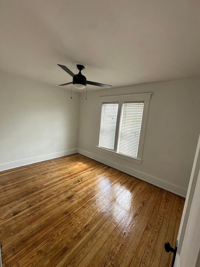 Building Photo - 420 E Moler St