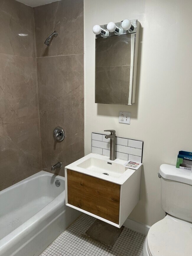 Foto del edificio - 737 N Central Ave