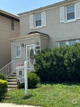 Building Photo - 1644 Clarence Ave