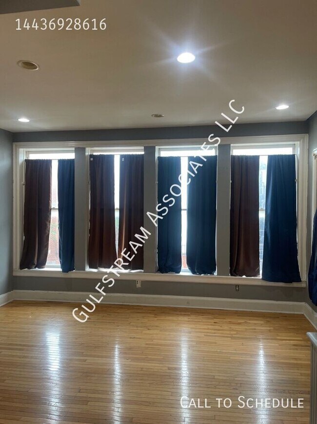 Building Photo - 319 W Mulberry St