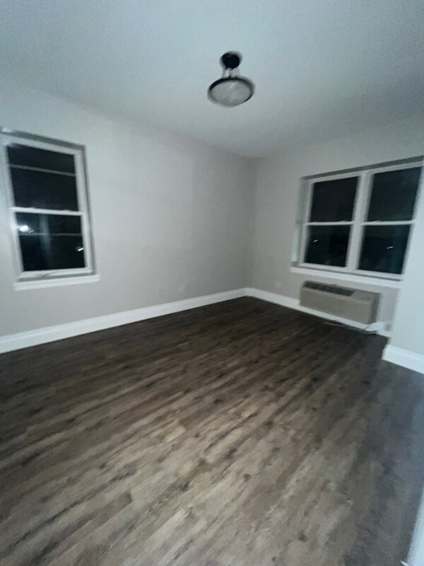 Foto del edificio - 106 N Grove St