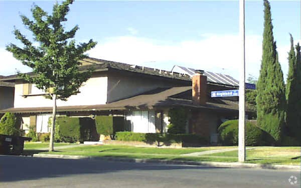 Building Photo - 1927 N Highland St