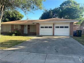 Building Photo - 4517 Janssen Dr