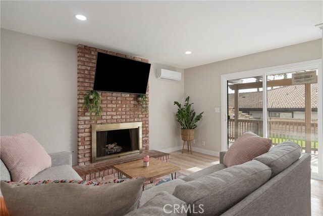 Building Photo - 1540 Vía Buena