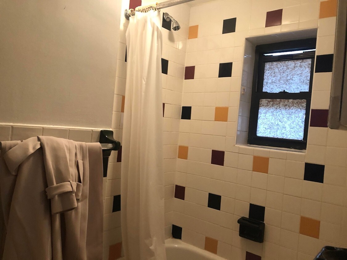 Foto del edificio - Prime 1 BED / 116th Street / $1,600