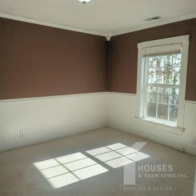 Photo - 108 Davis St House